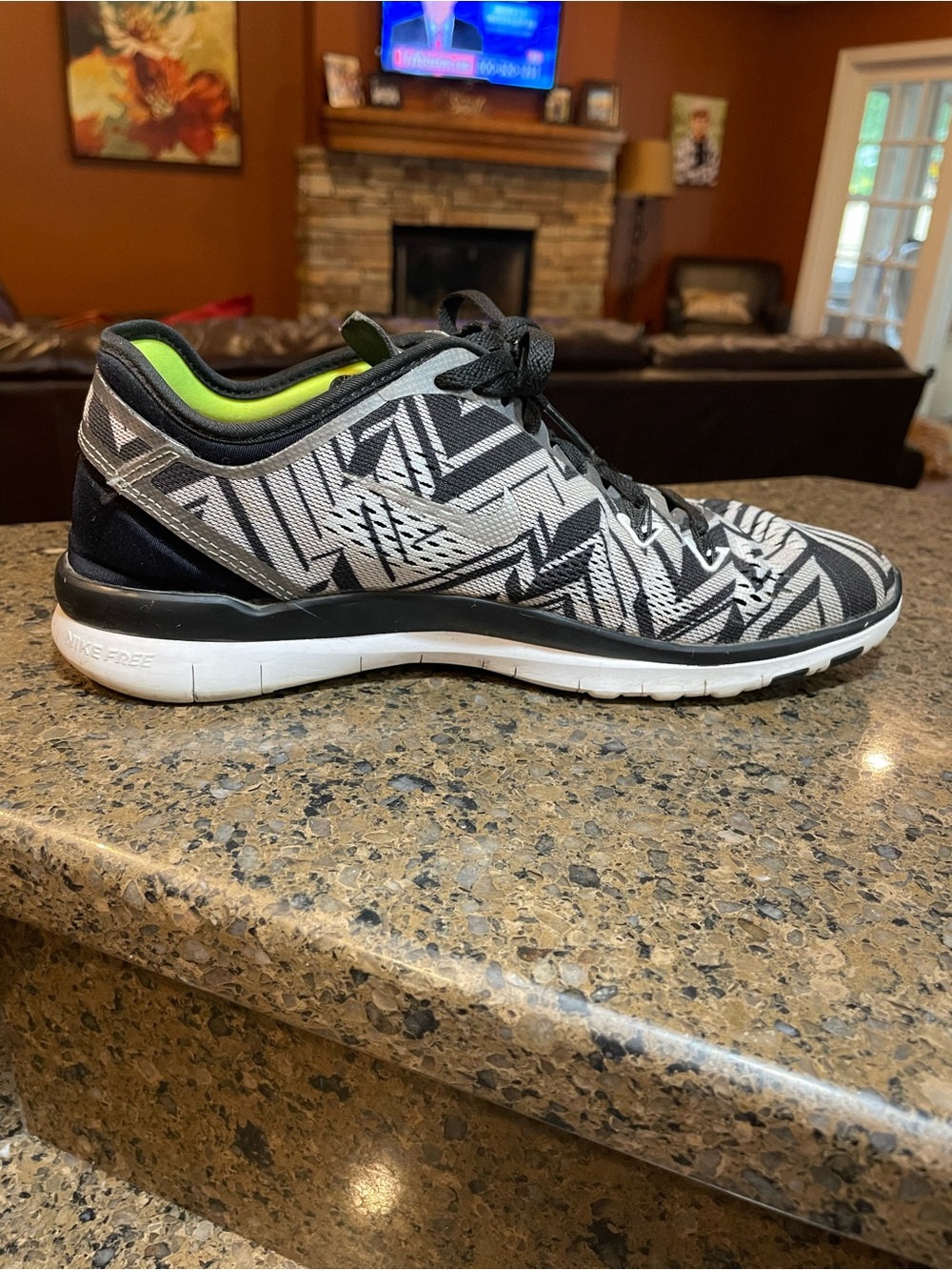 Nike Free TR Fit 5 Womens 7.5 Black & White Geometric Training Shoes Lime Accent - Picture 7 of 9